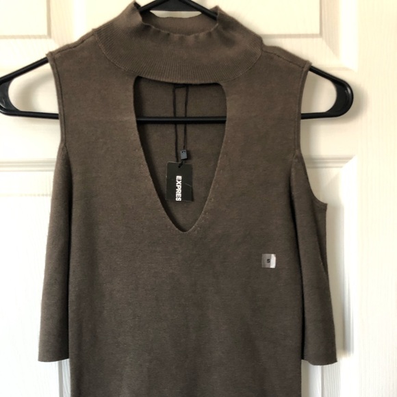 Express Tops - ⭐️ 2 for $14: Express Olive Keyhole Cut Shoulder